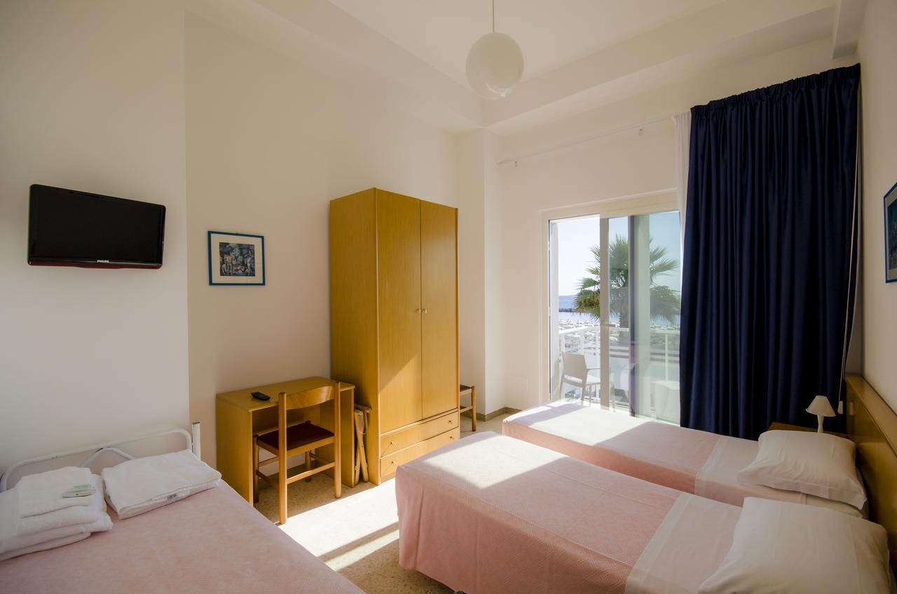 Hotel Ideal Купра Маритима Екстериор снимка